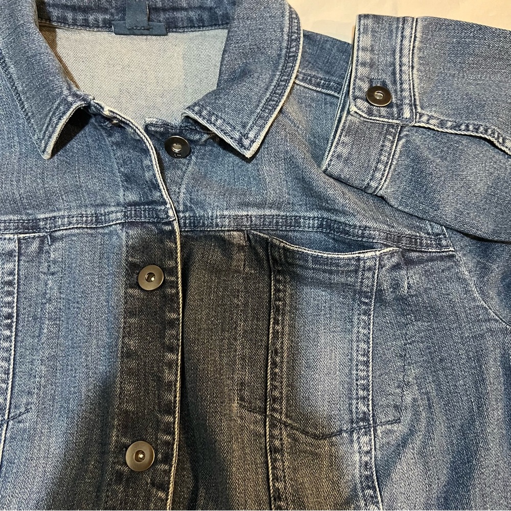 J. Jill Denim Classic Button-Front Jacket in "Seamst Wash" Size 1X Stretch - Picture 4 of 11